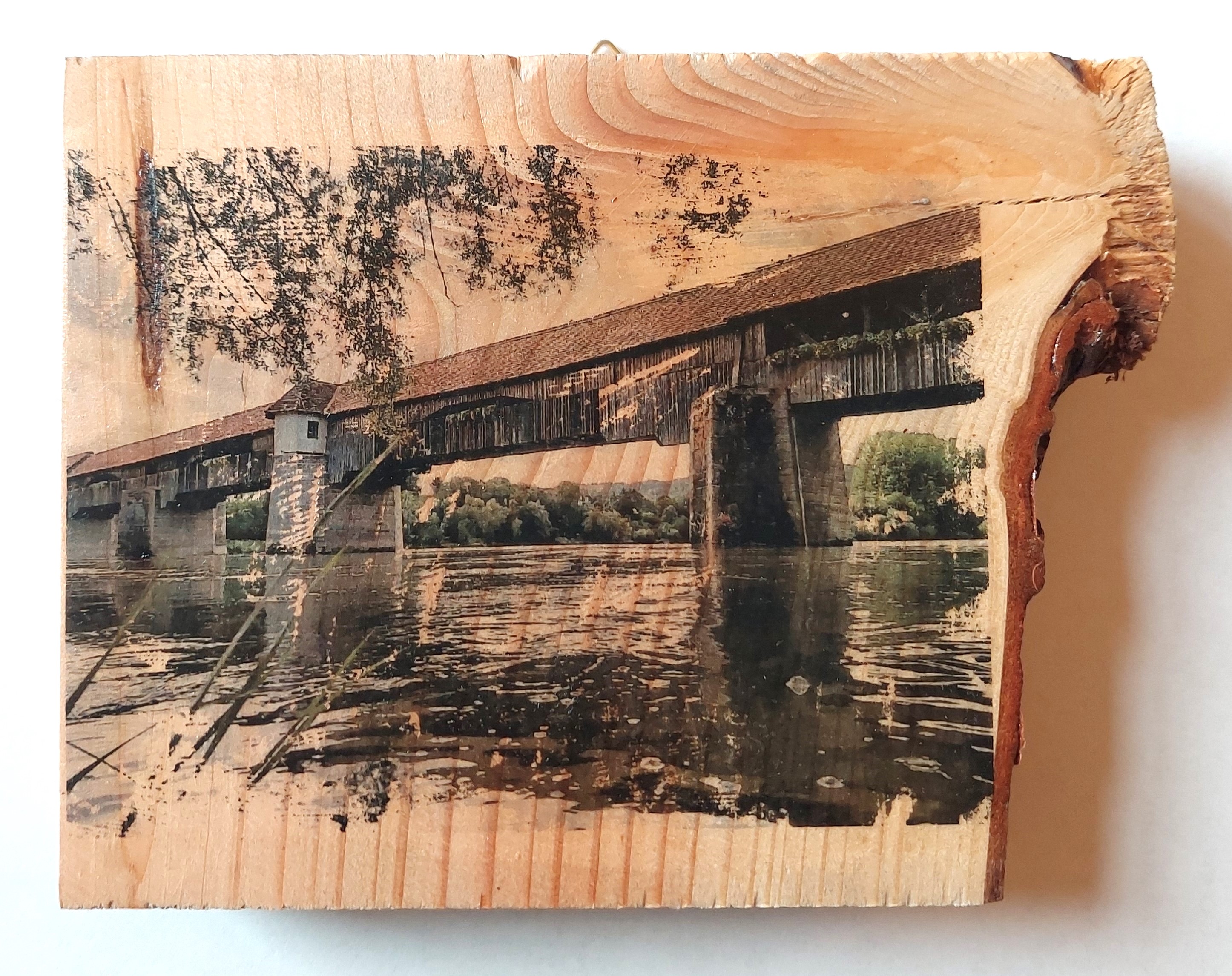  Holzbrücke künstlerisch 